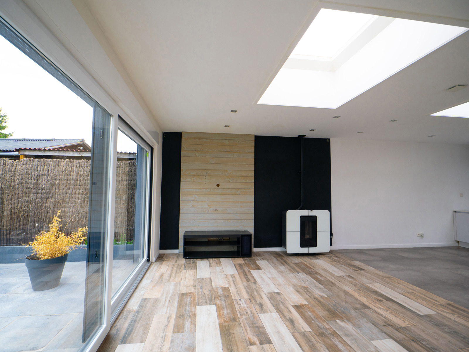 Maison 3 façades récente (2018) avec 4 chambres à Dottignies