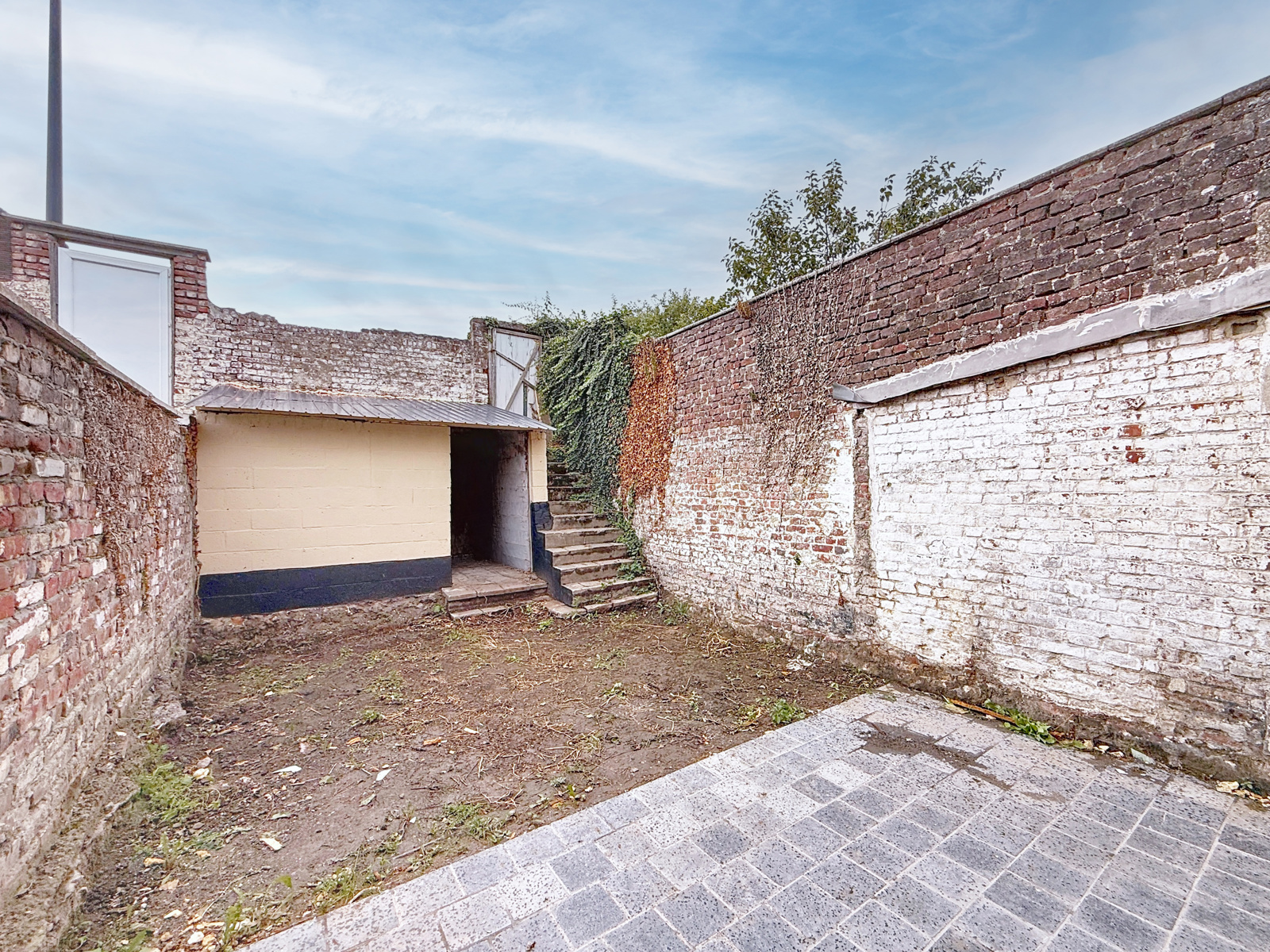 Maison avec jardin rénovée à Pecq