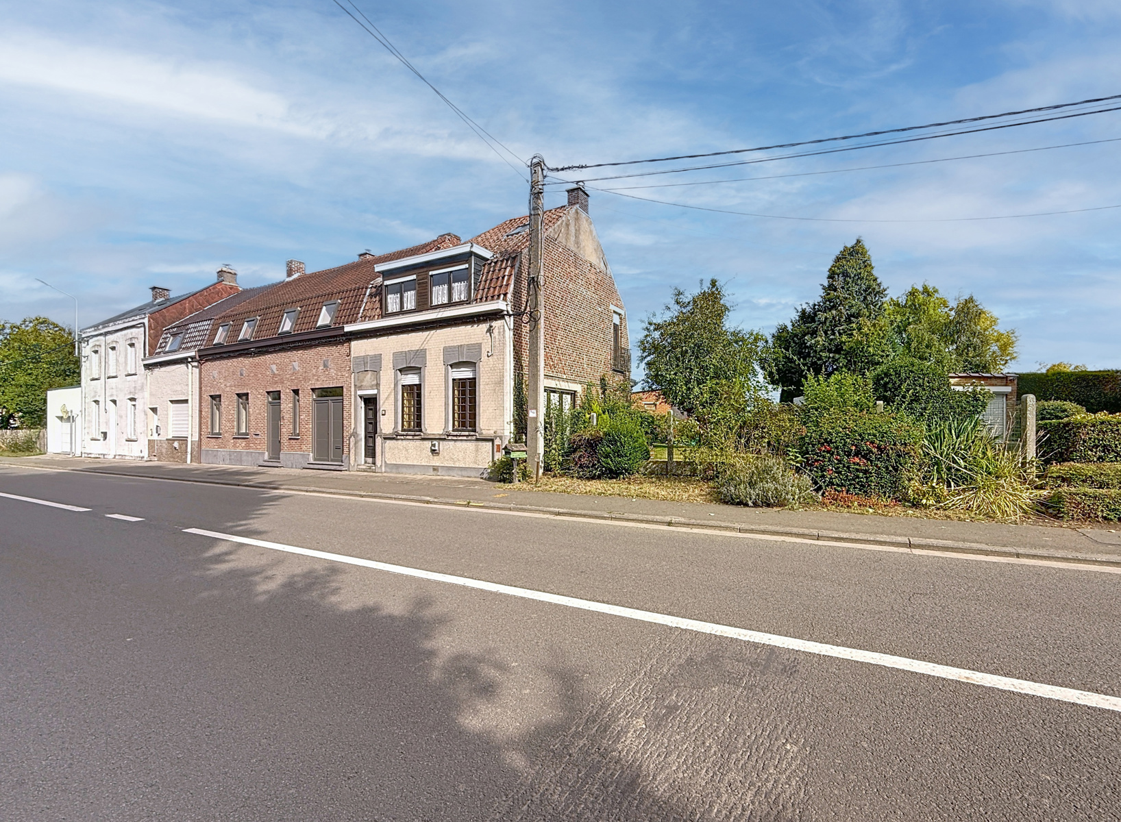 Maison 3 façades avec jardin et garage à rénover à Néchin