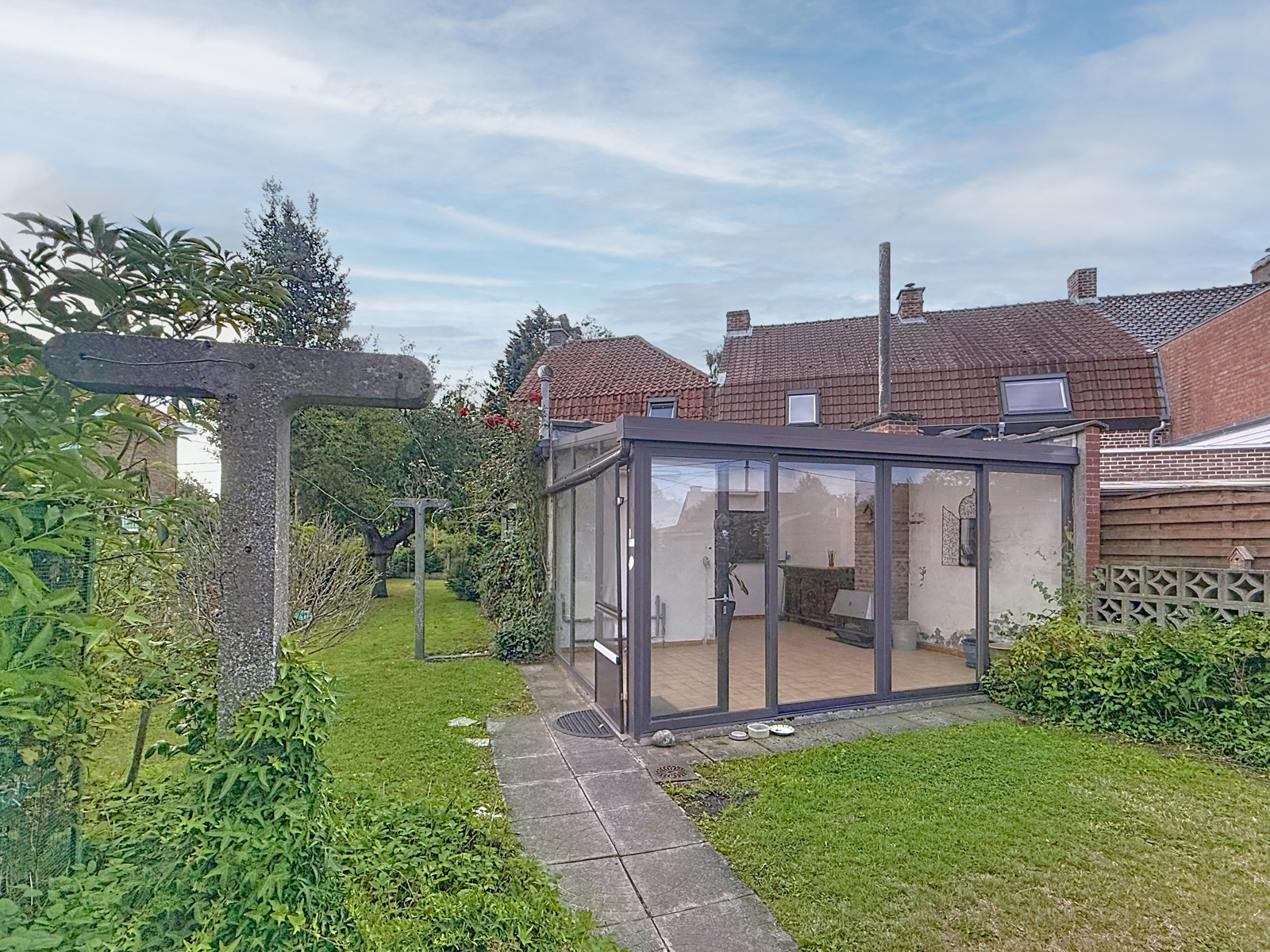 Maison 3 façades avec jardin et garage à rénover à Néchin