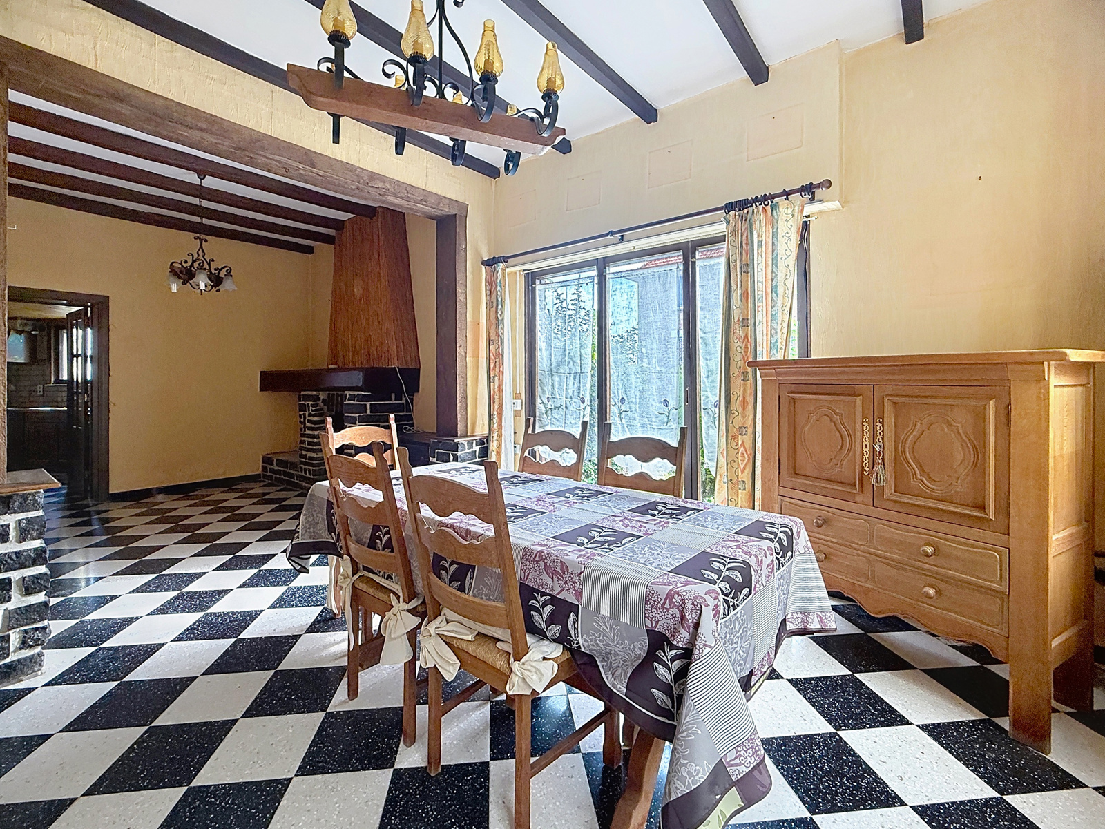 Maison 3 façades avec jardin et garage à rénover à Néchin