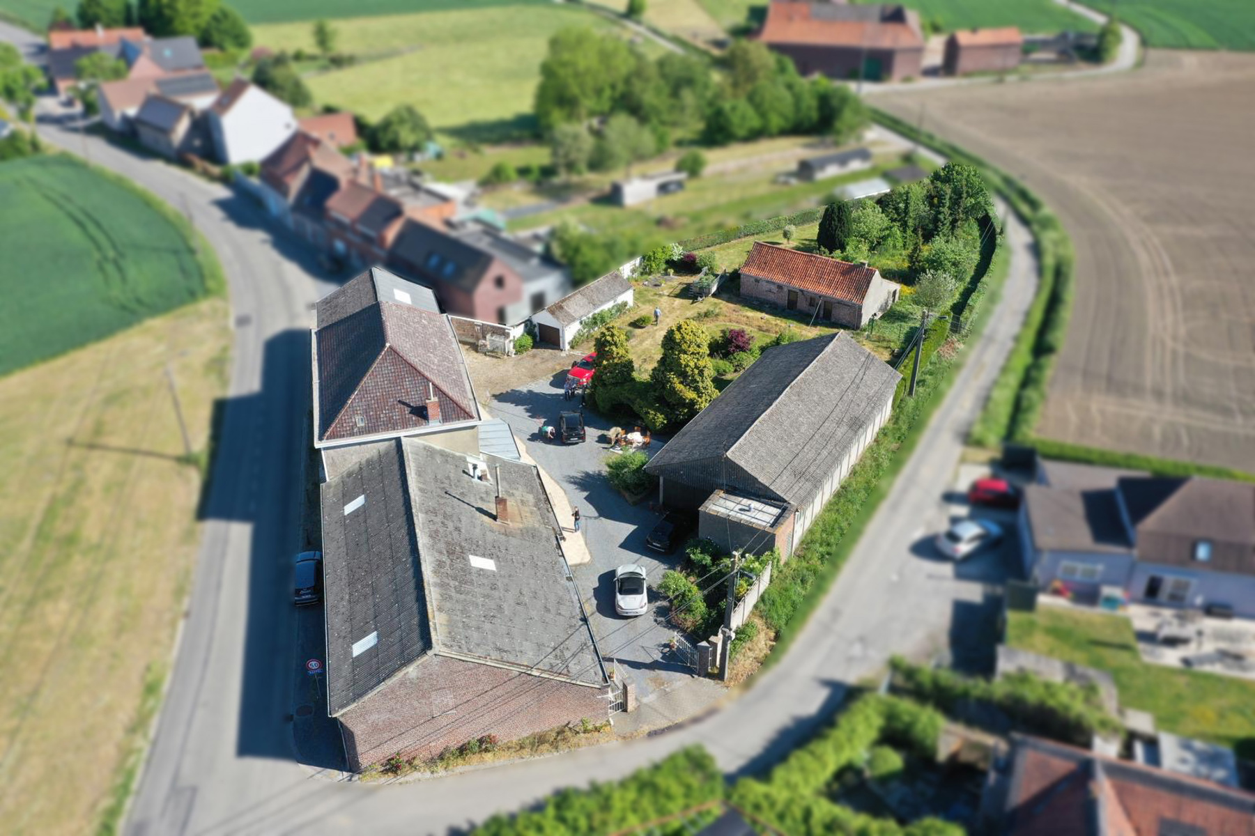 Grande ferme à rénover avec un énorme potentiel