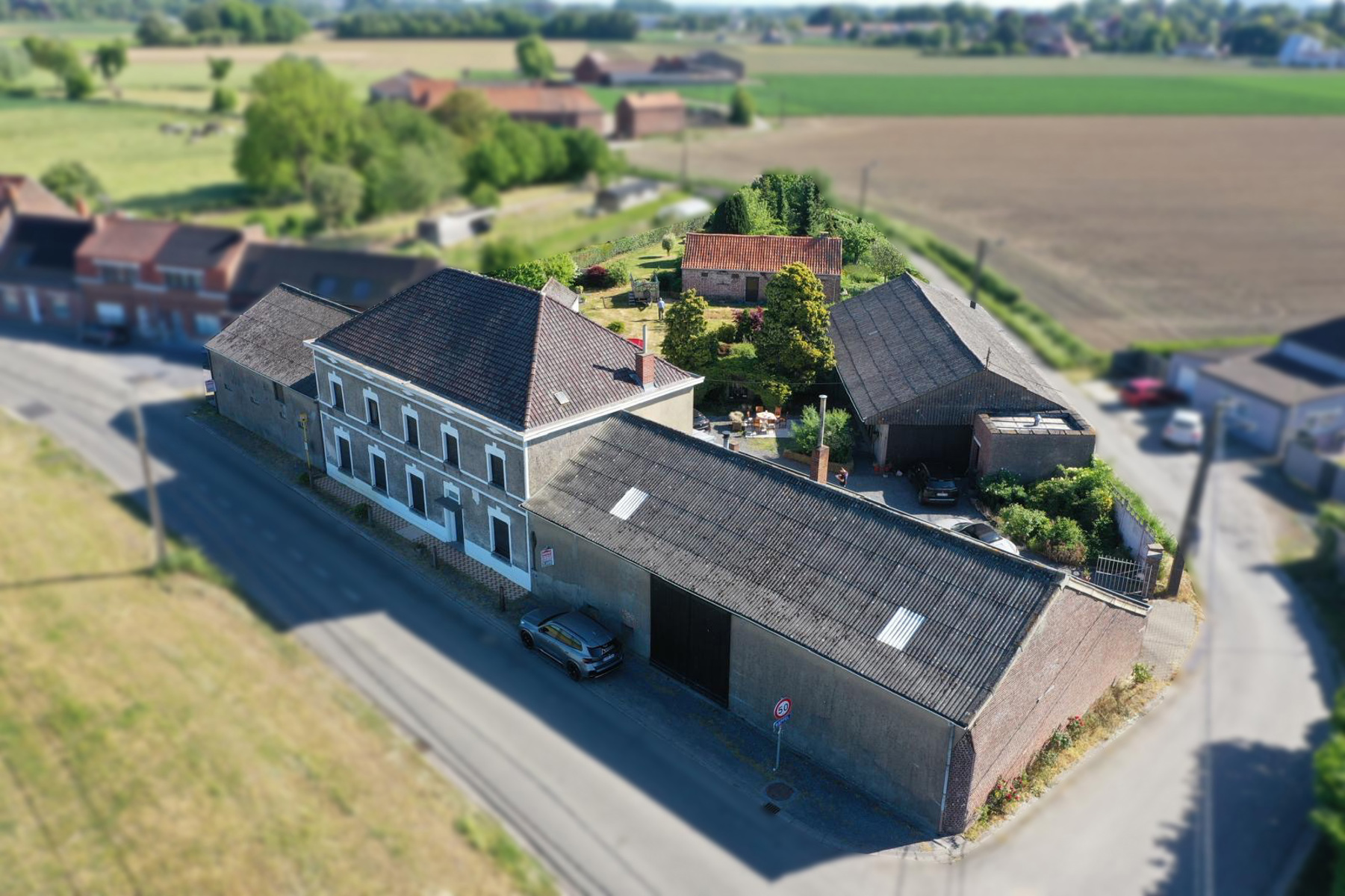 Grande ferme à rénover avec un énorme potentiel