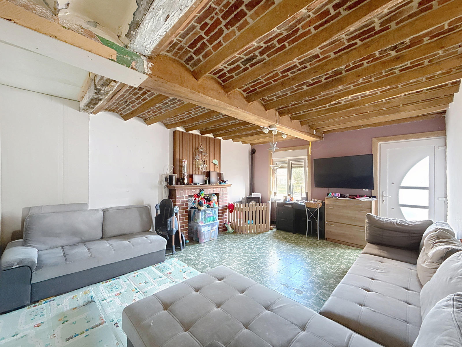 Maison 4 façades avec jardin et garage à rénover 