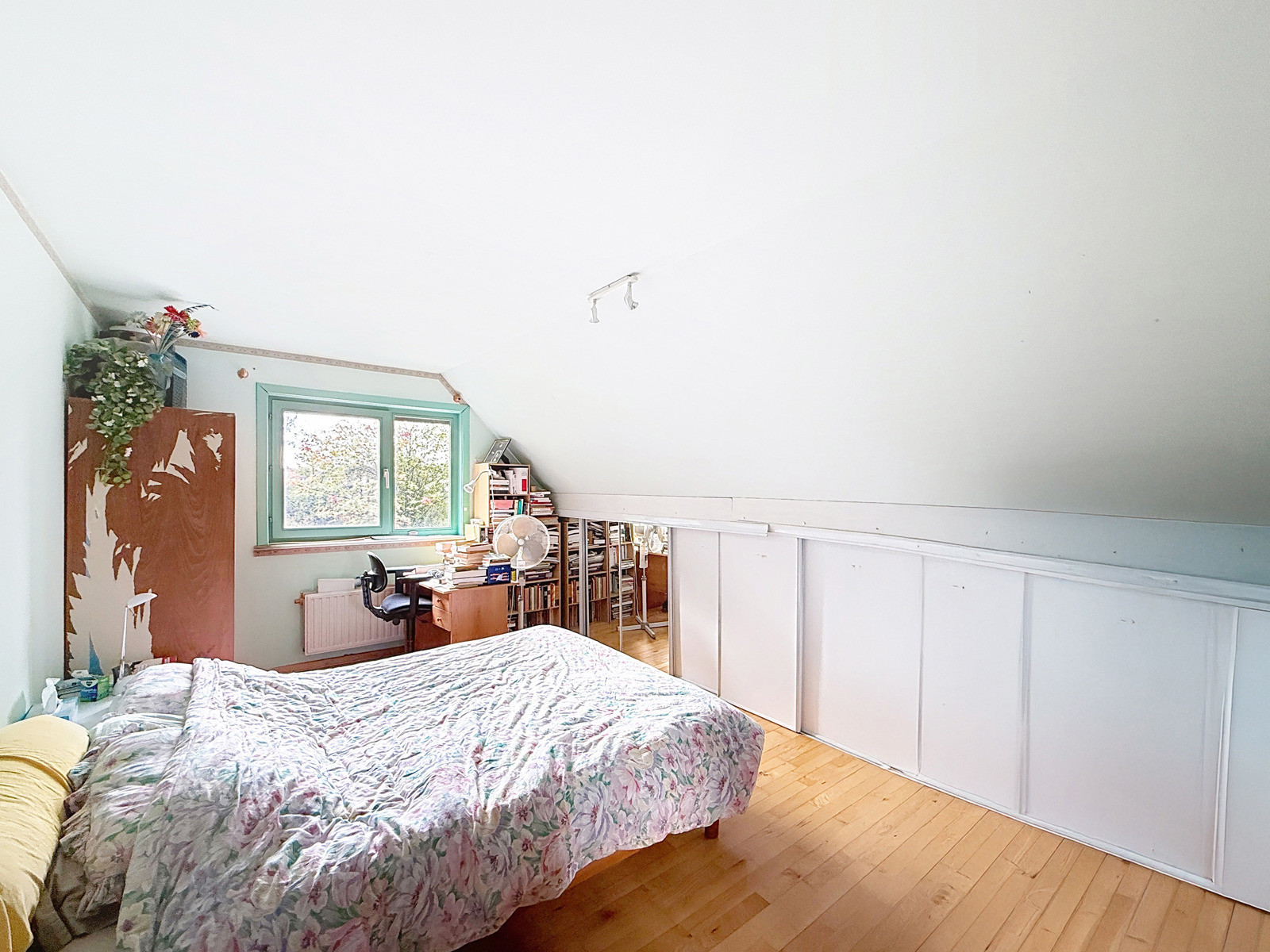 Charmante maison 4 façades sur 1.560 m² – Leers-Nord