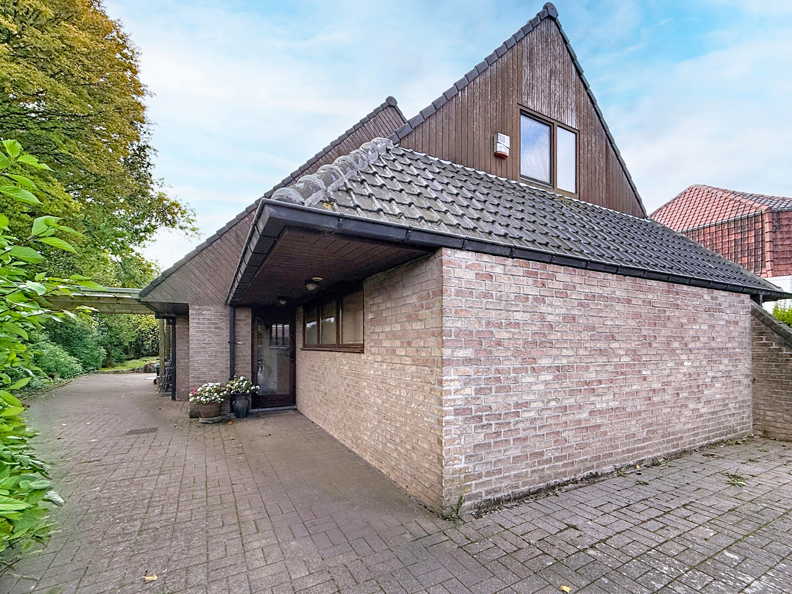 Charmante maison 4 façades sur 1.560 m² – Leers-Nord