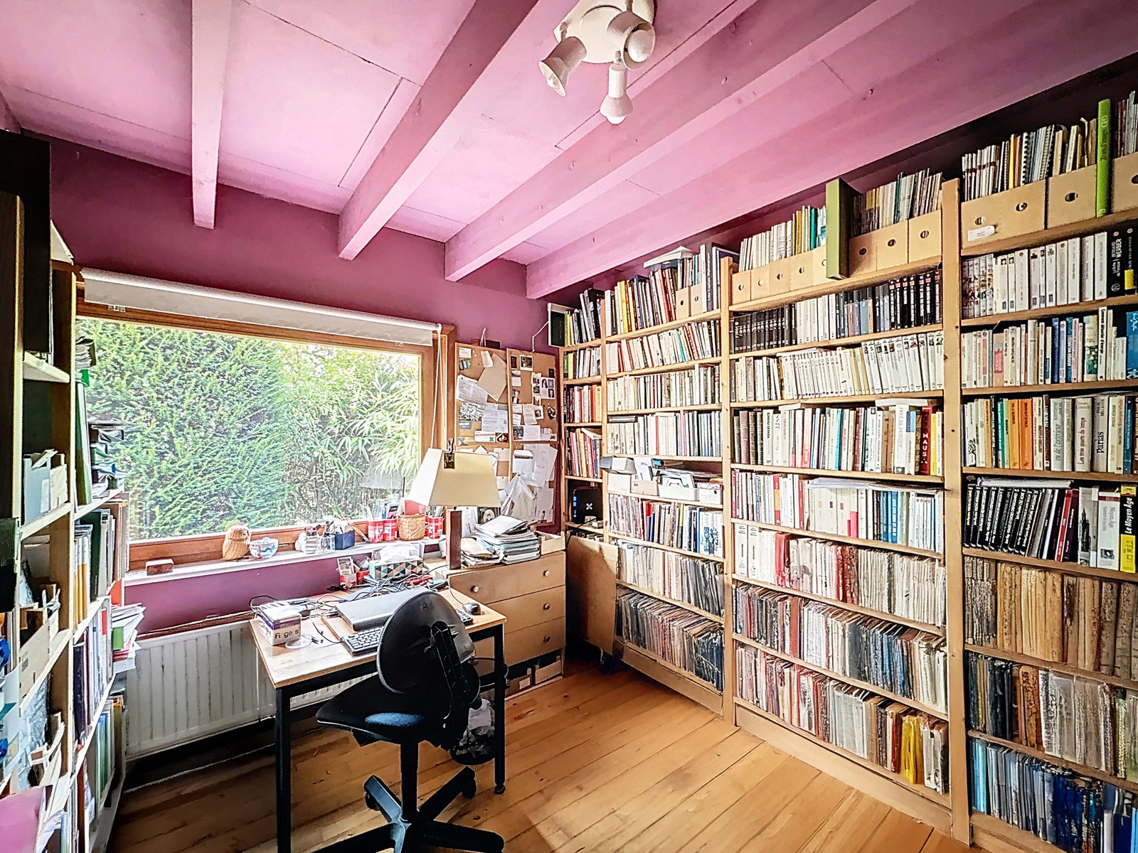 Charmante maison 4 façades sur 1.560 m² – Leers-Nord