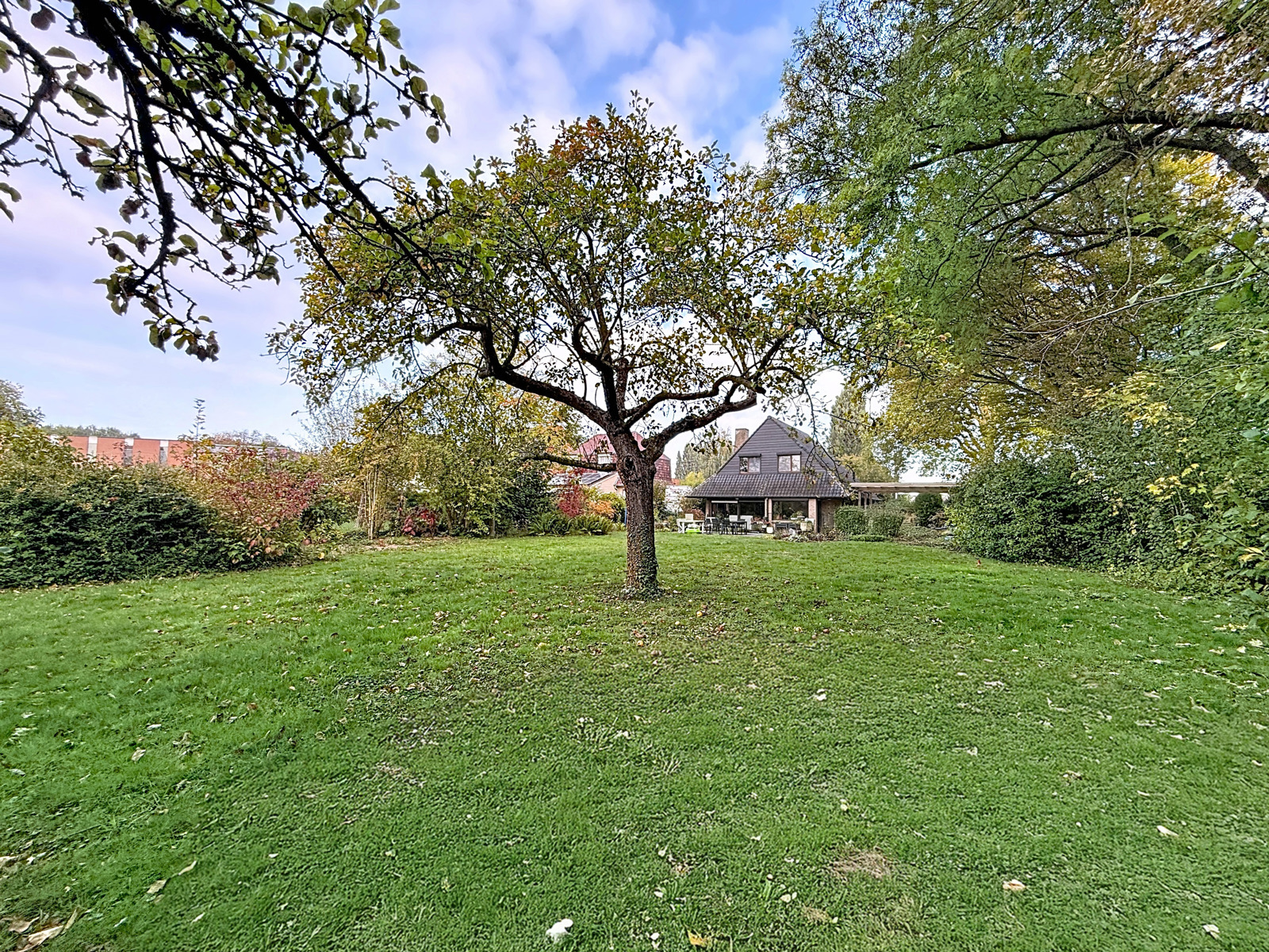 Charmante maison 4 façades sur 1.560 m² – Leers-Nord