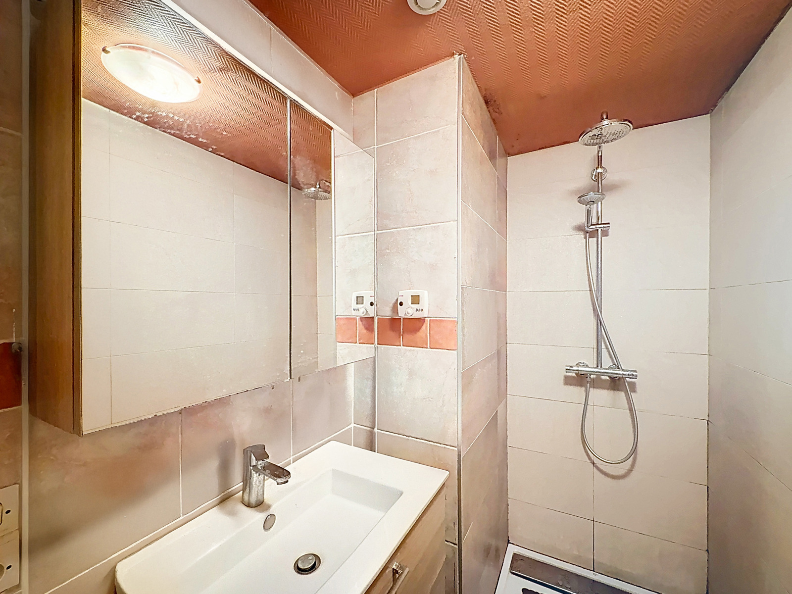 Charmante maison 4 façades sur 1.560 m² – Leers-Nord