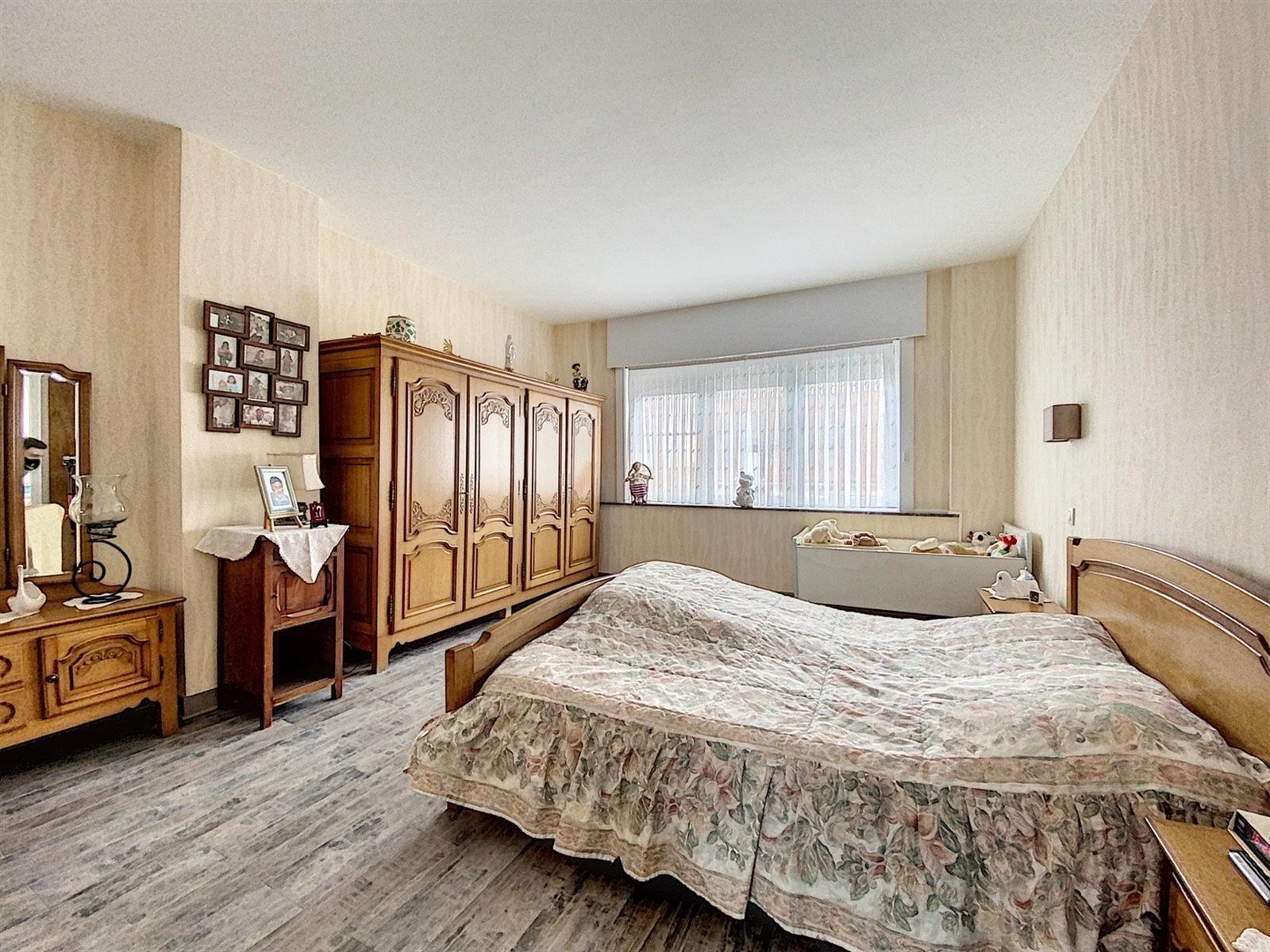 Habitation avec entrepôt proche du centre de Mouscron