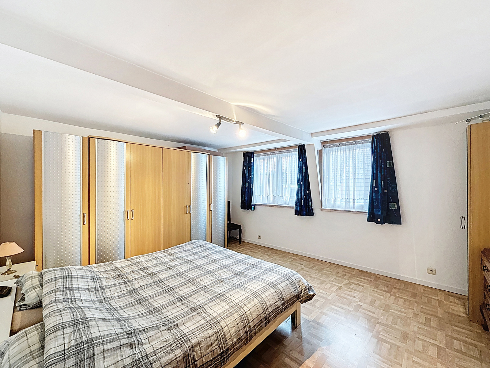 Spacieuse maison - 245 m² habitable avec garage et jardin