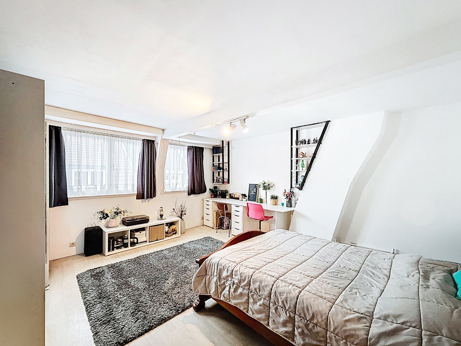 Spacieuse maison - 245 m² habitable avec garage et jardin