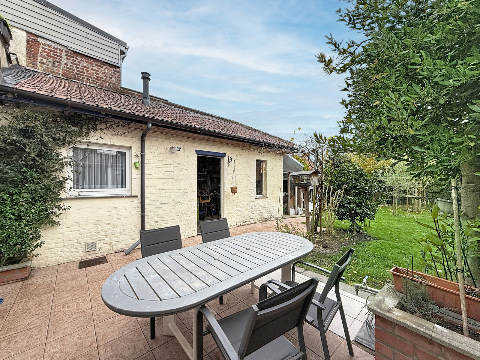 Spacieuse maison - 245 m² habitable avec garage et jardin