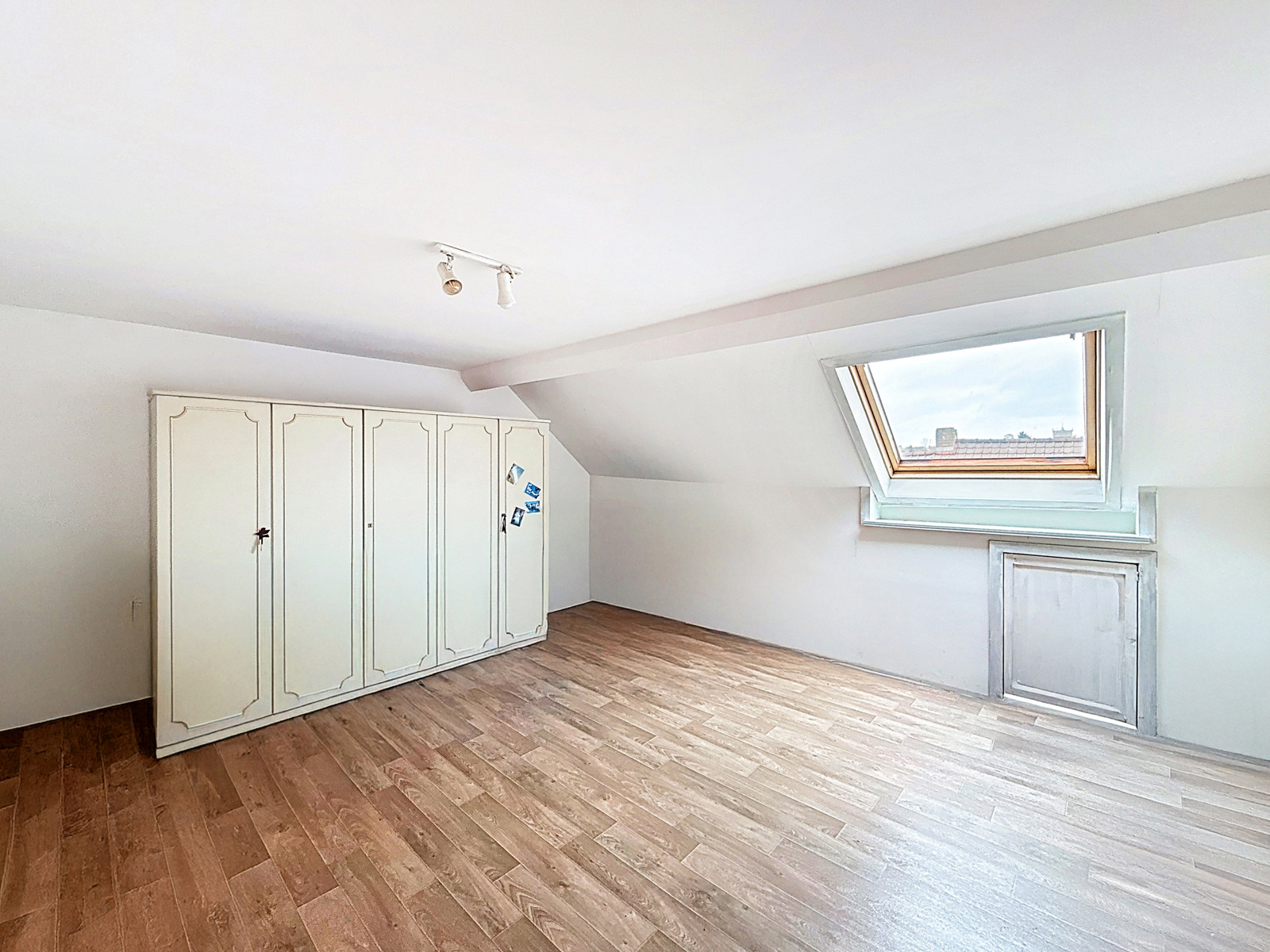 Spacieuse maison - 245 m² habitable avec garage et jardin