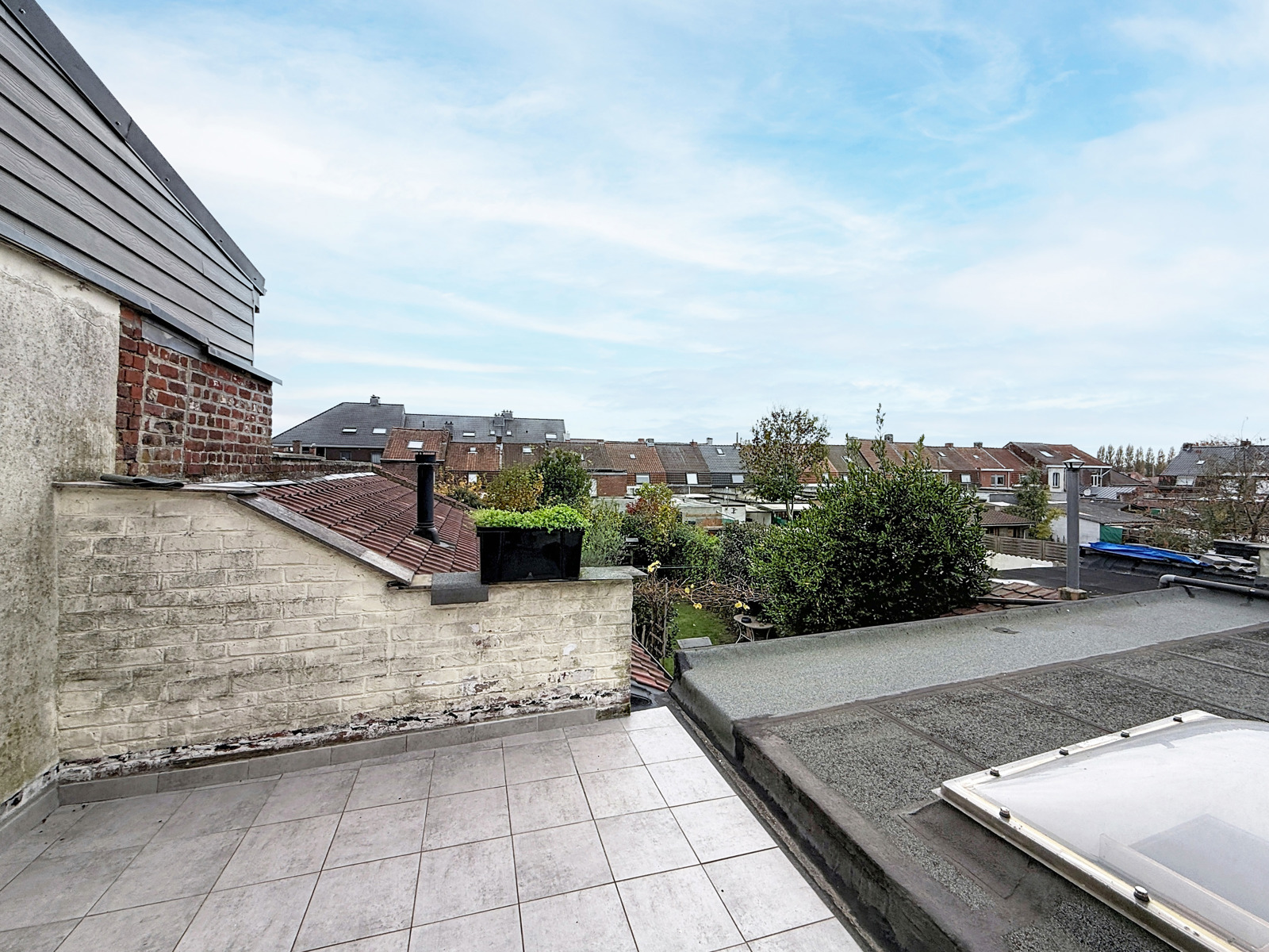 Spacieuse maison - 245 m² habitable avec garage et jardin