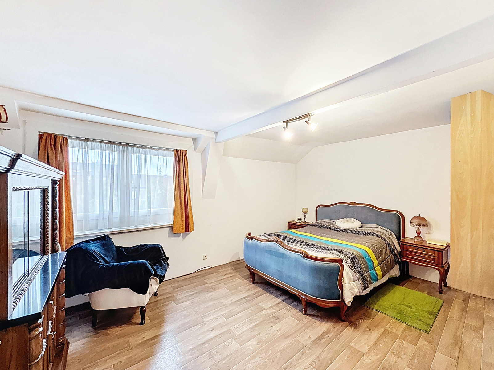 Spacieuse maison - 245 m² habitable avec garage et jardin