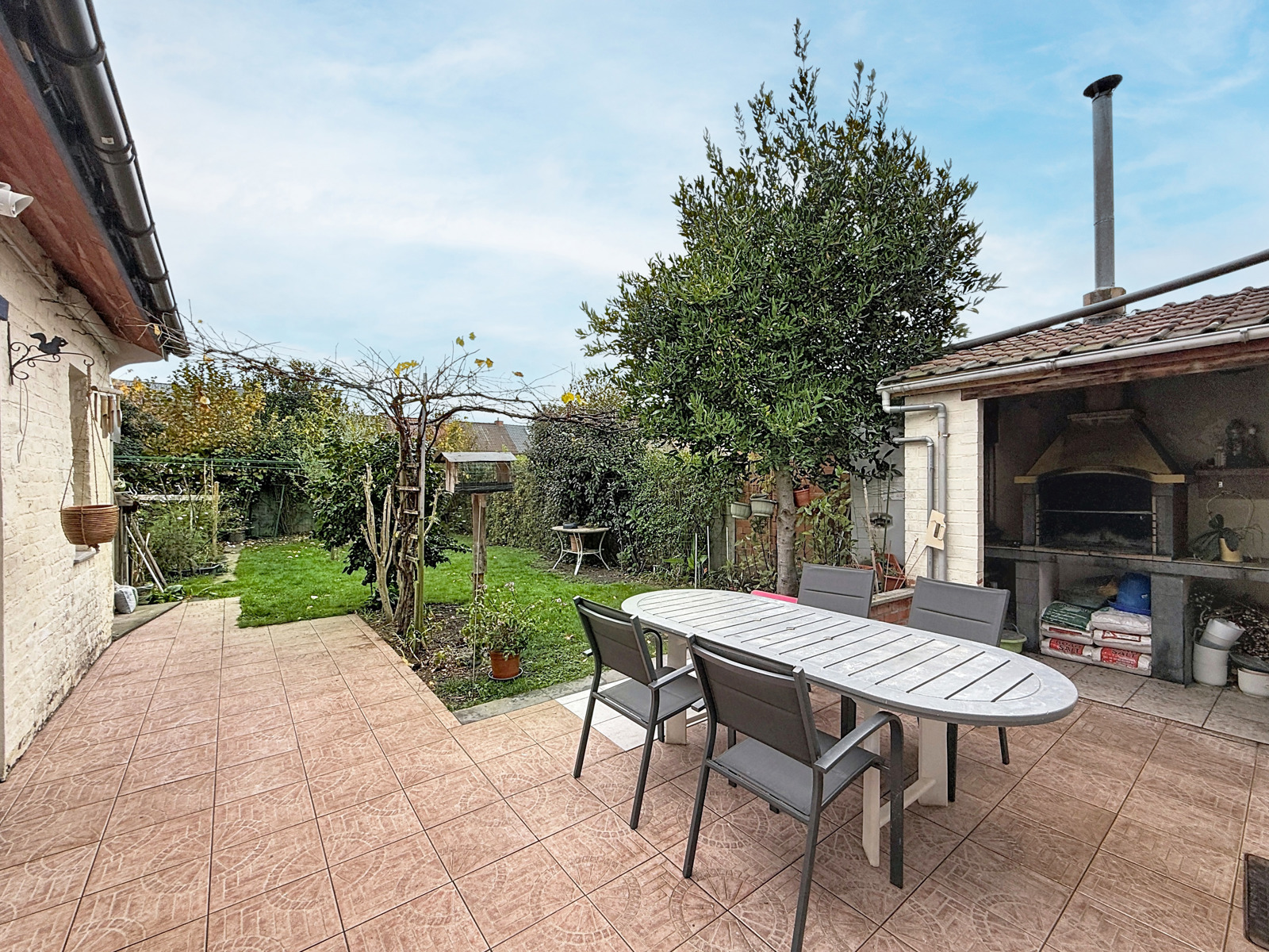 Spacieuse maison - 245 m² habitable avec garage et jardin