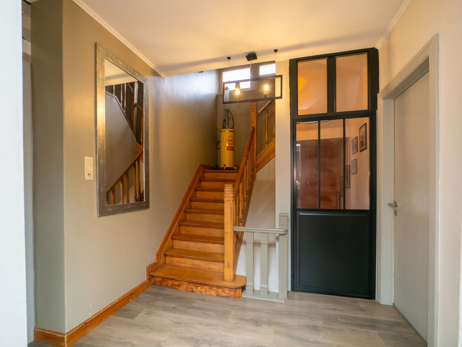 Maison de maître de caractère à usage mixte et beaux volumes