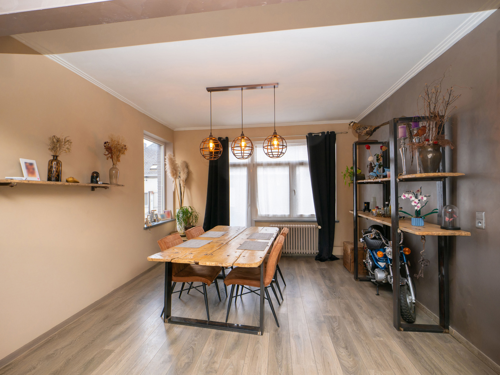 Maison de maître de caractère à usage mixte et beaux volumes