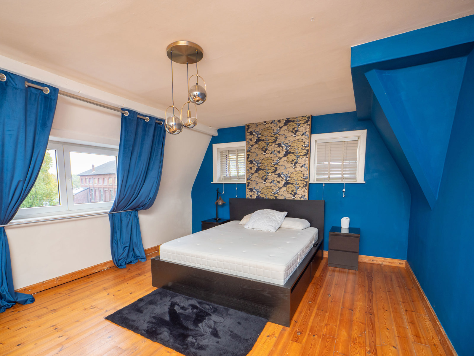 Maison de maître de caractère à usage mixte et beaux volumes