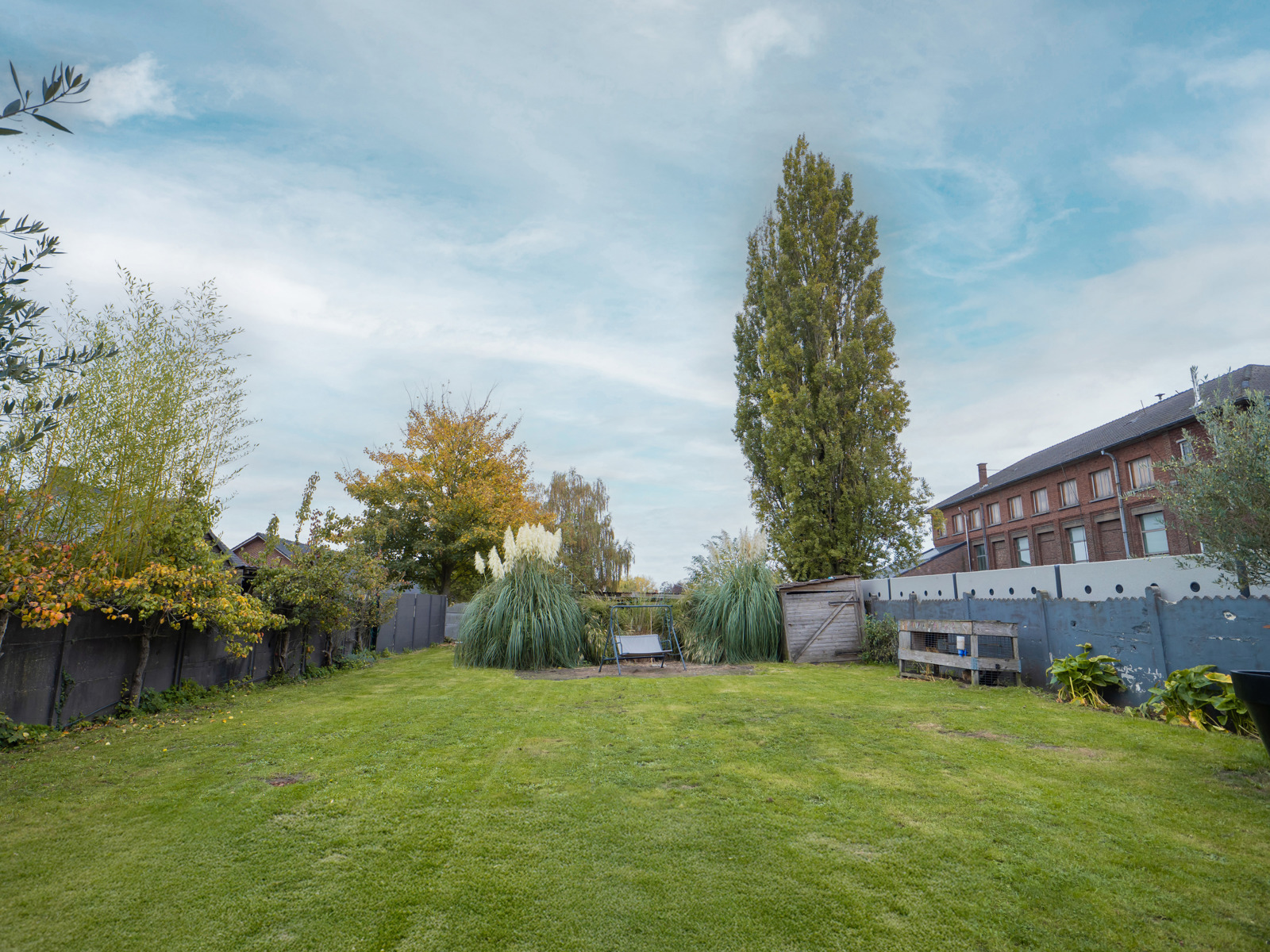 Maison de maître de caractère à usage mixte et beaux volumes
