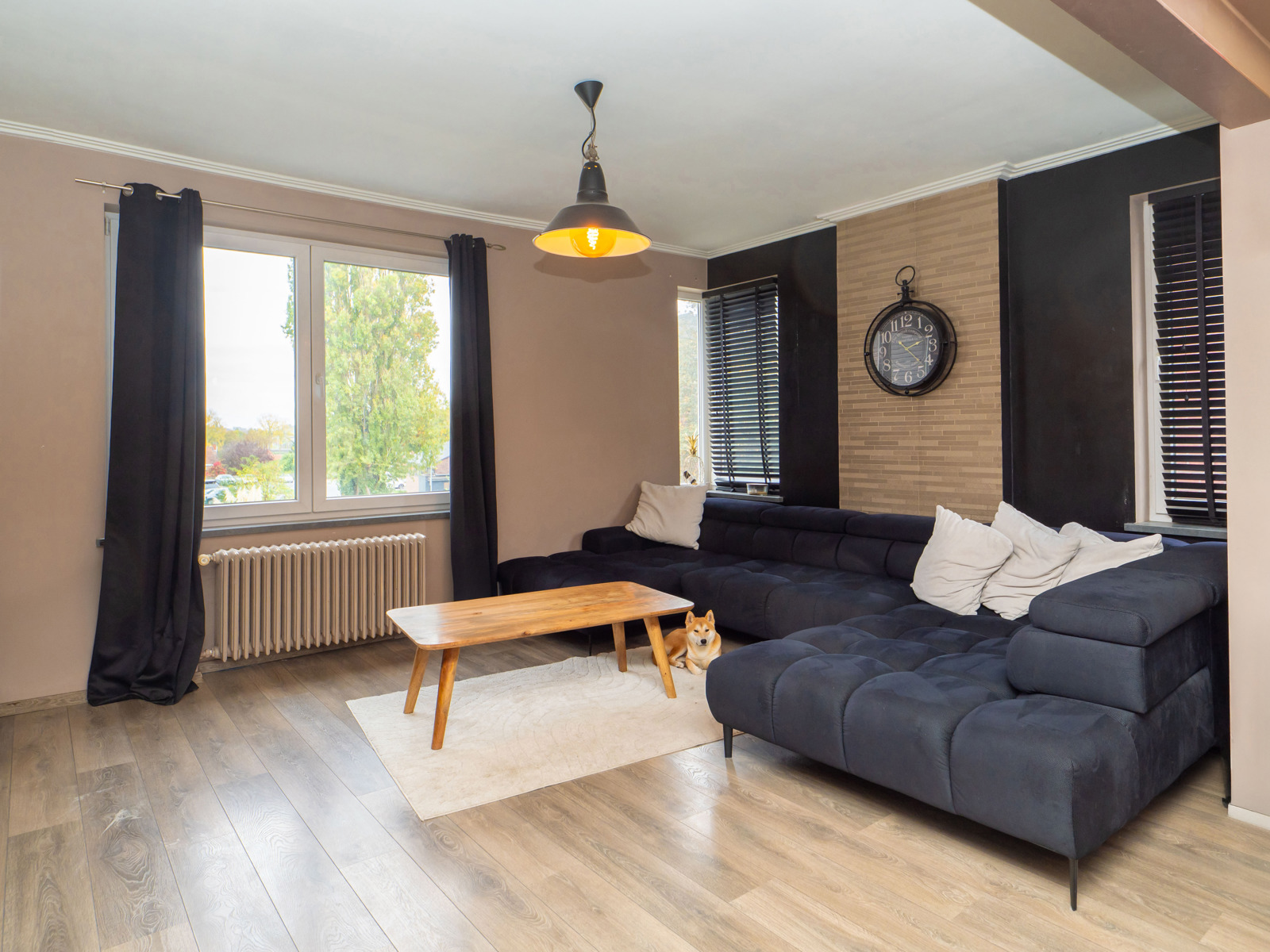 Maison de maître de caractère à usage mixte et beaux volumes