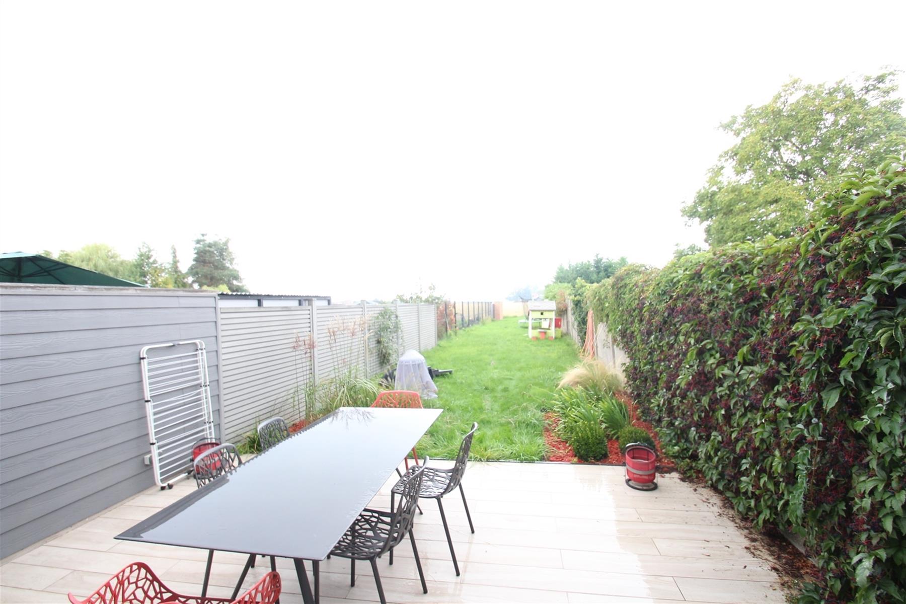 Maison mitoyenne avec 3 chambres et jardin à Leers-Nord