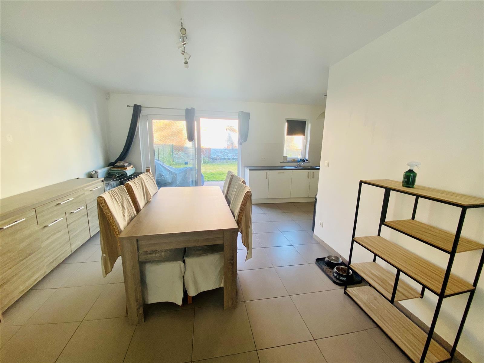 Magnifique maison 3 façades située à Leuze‑en‑Hainaut. 