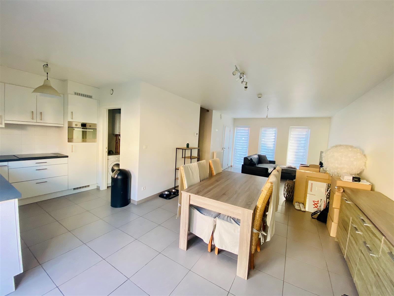 Magnifique maison 3 façades située à Leuze‑en‑Hainaut. 