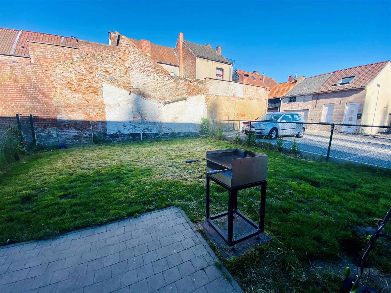 Magnifique maison 3 façades située à Leuze‑en‑Hainaut. 