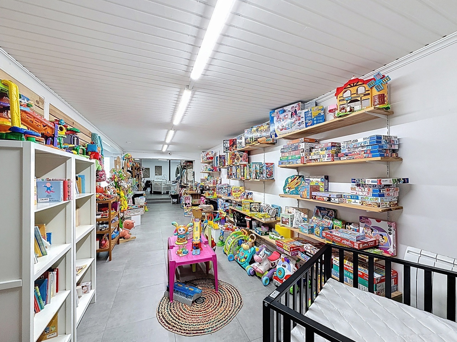 Immeuble usage multiple  250 m² au sol - Herseaux Place