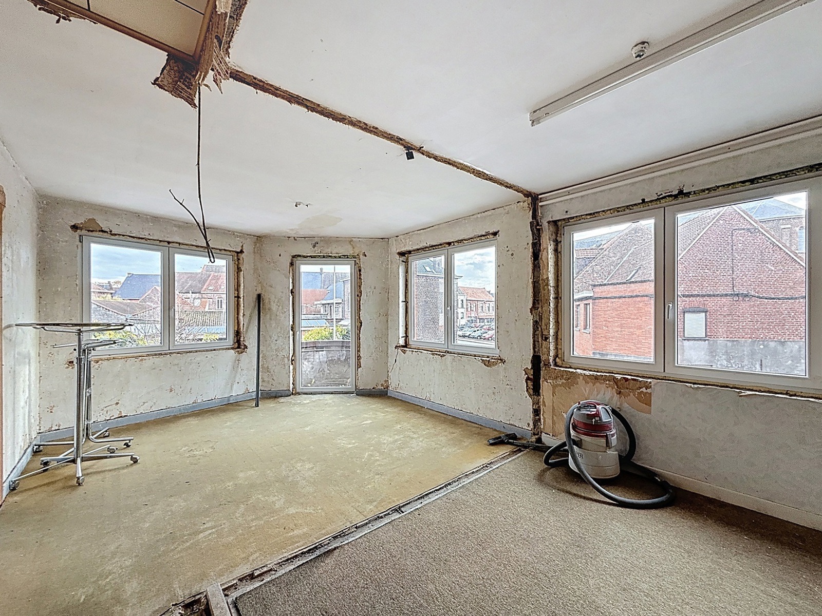 Immeuble usage multiple  250 m² au sol - Herseaux Place