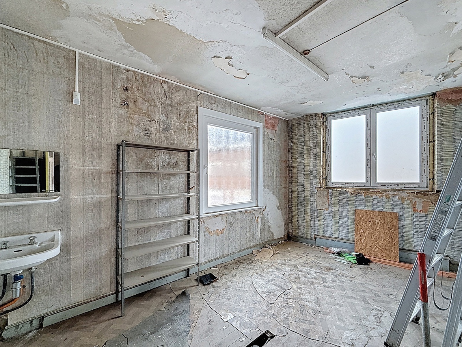 Immeuble usage multiple  250 m² au sol - Herseaux Place