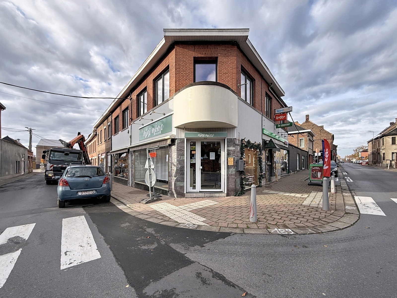 Immeuble usage multiple  250 m² au sol - Herseaux Place