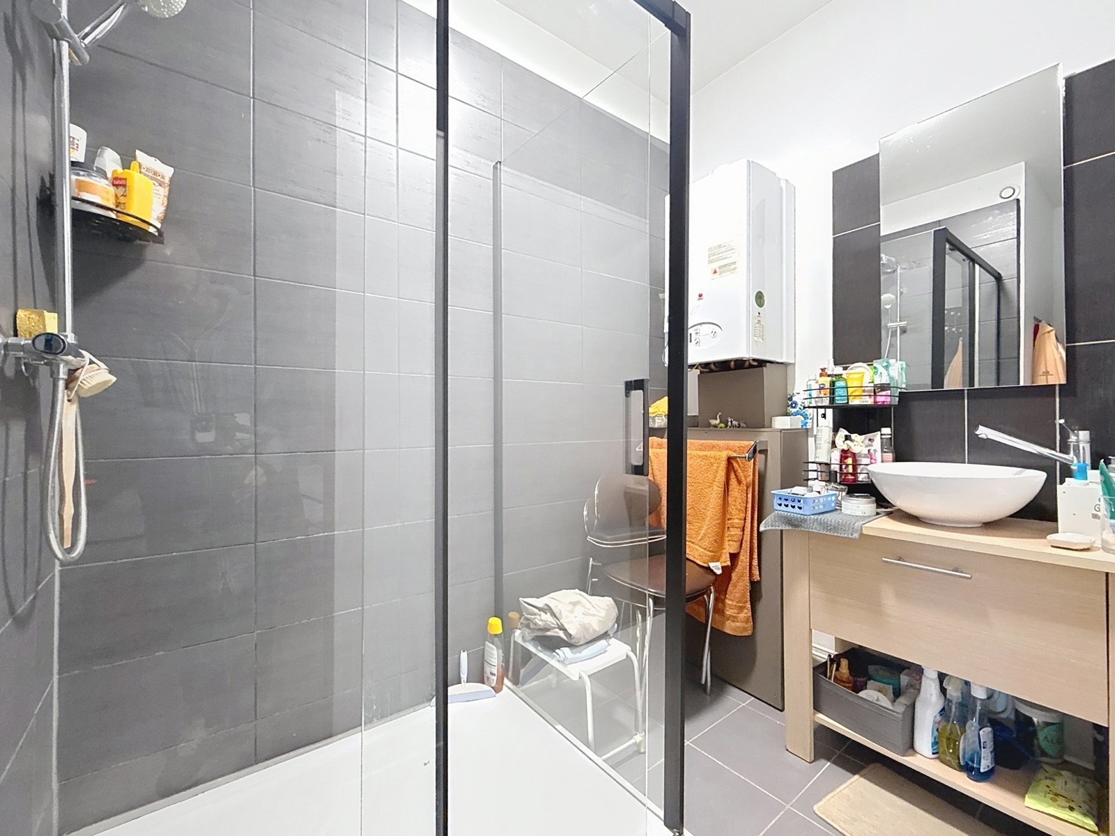 Charmant appartement une chambre en parfait état.