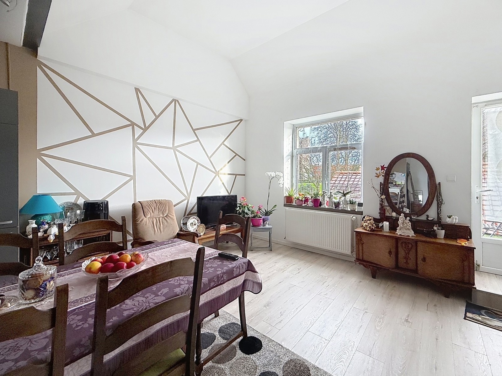 Charmant appartement une chambre en parfait état.