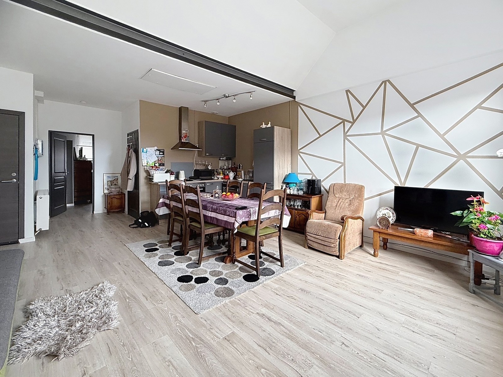 Charmant appartement une chambre en parfait état.