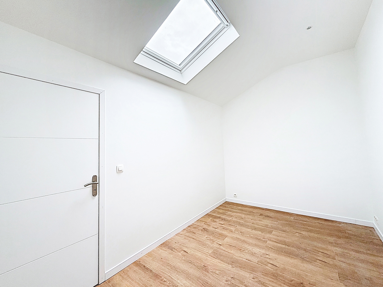 Maison avec jardin rénovée à Pecq