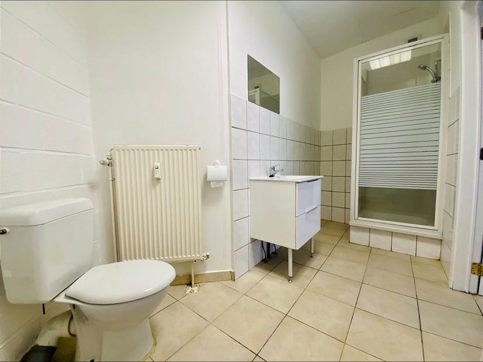 Studio dans le centre ville de Leuze-en-Hainaut.