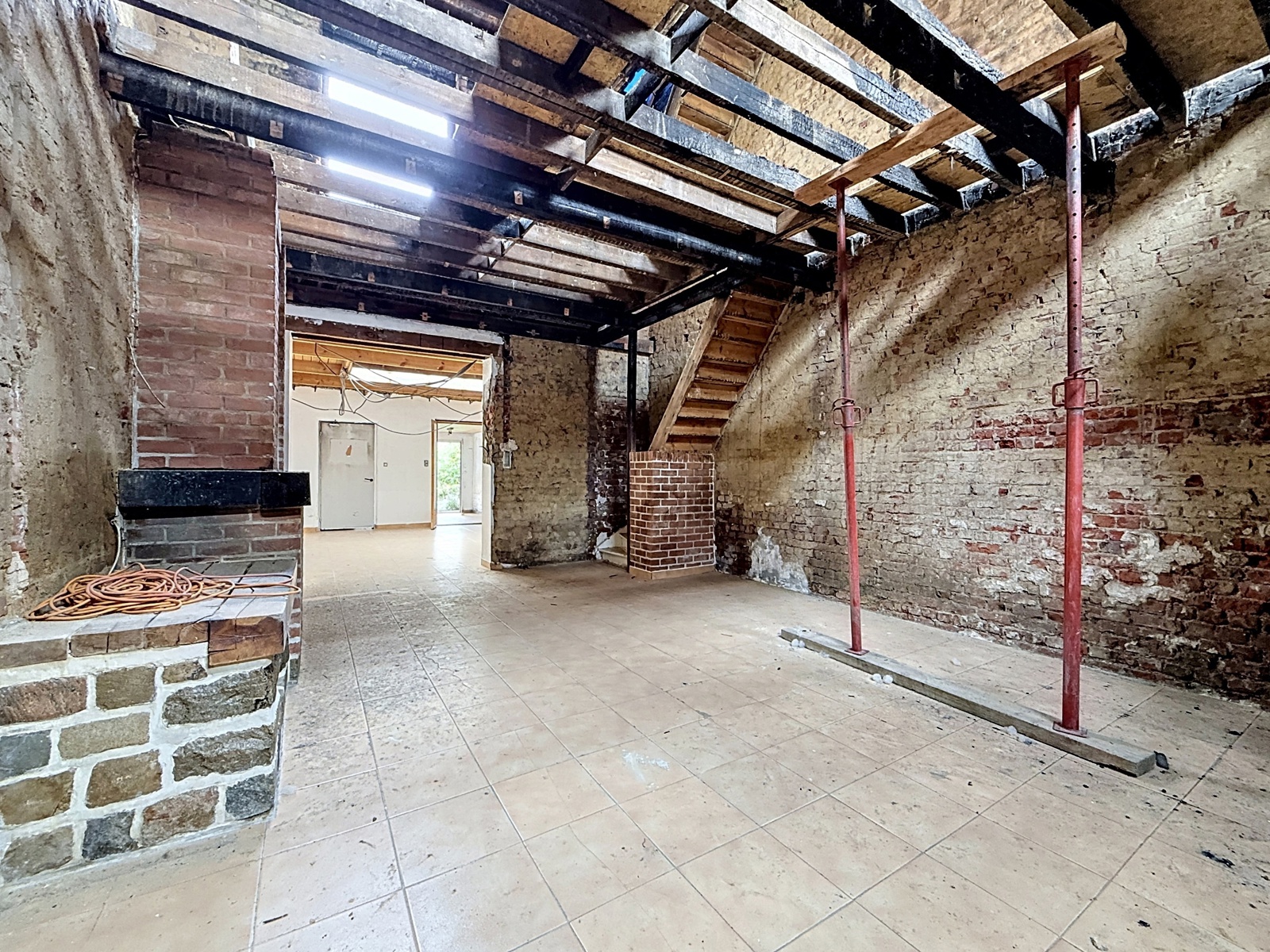 Habitation à rénover partiellement après sinistre