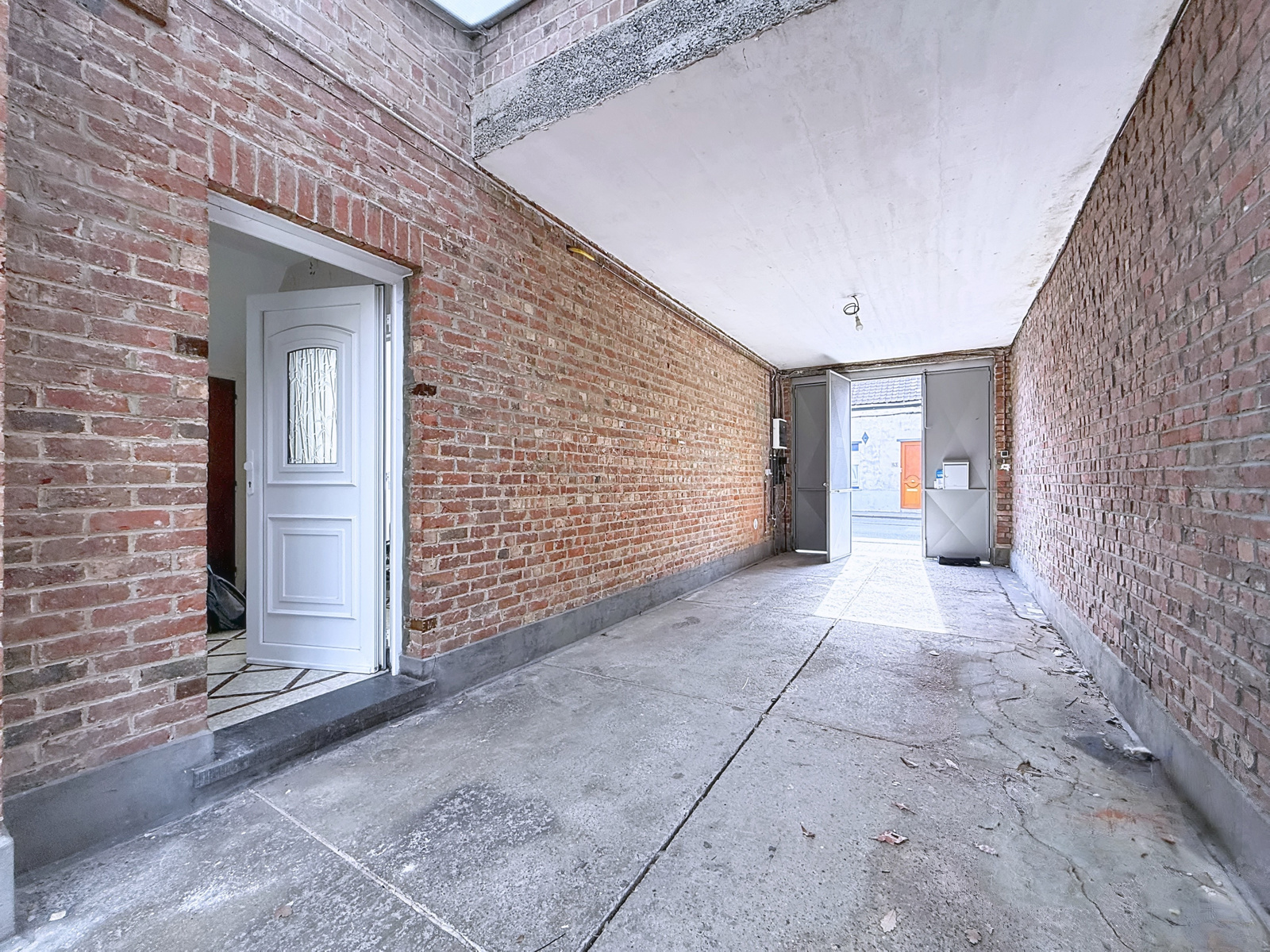 Habitation avec entrepôt proche du centre de Mouscron