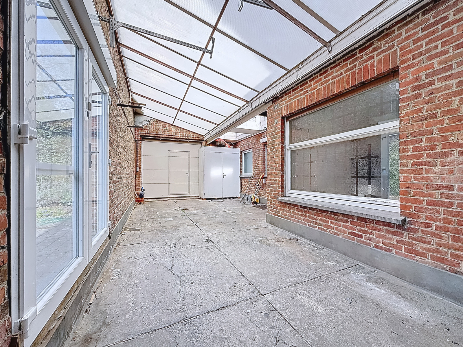 Habitation avec entrepôt proche du centre de Mouscron