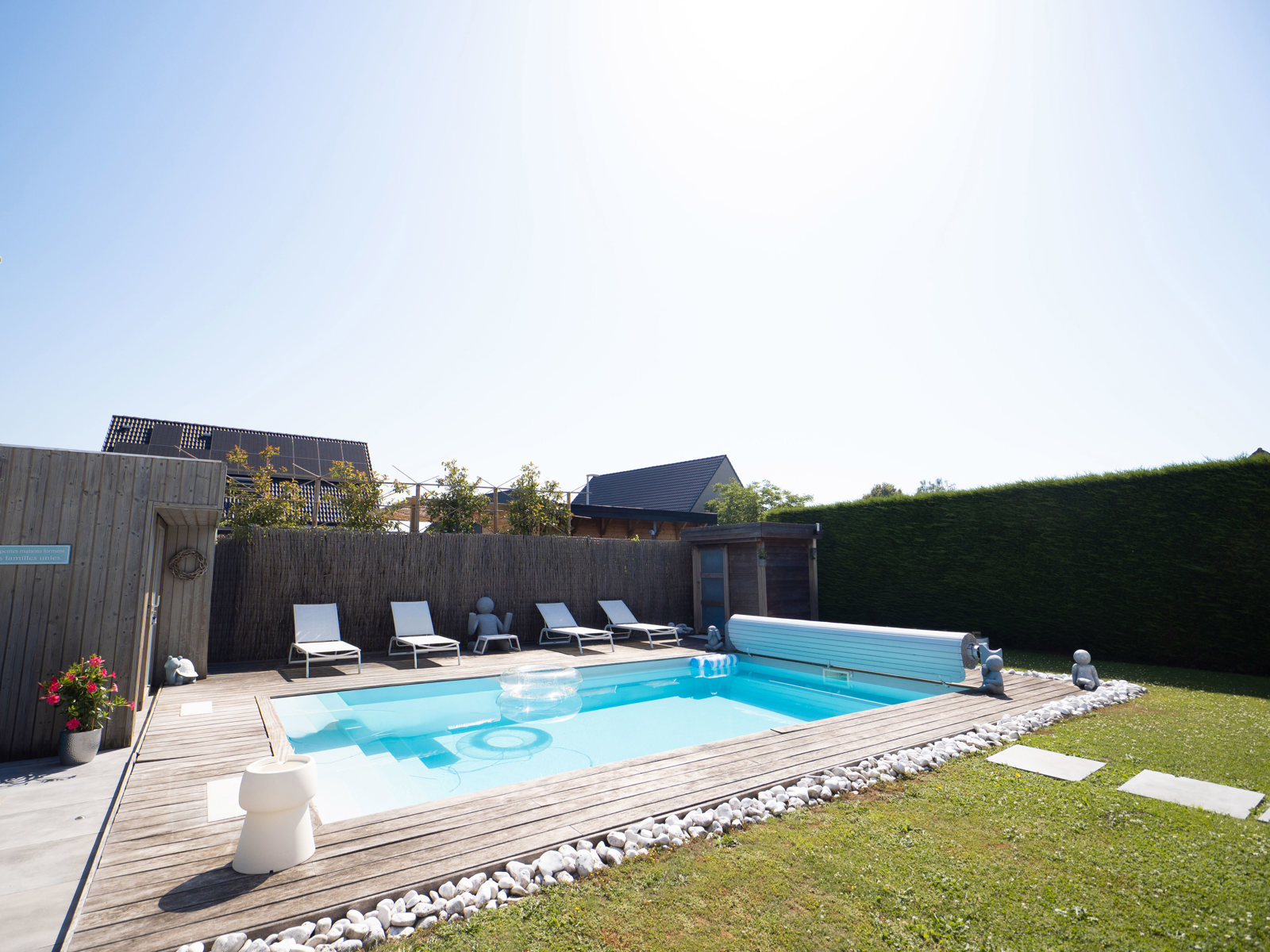 Élégante Villa avec piscine et double garage à Estaimbourg