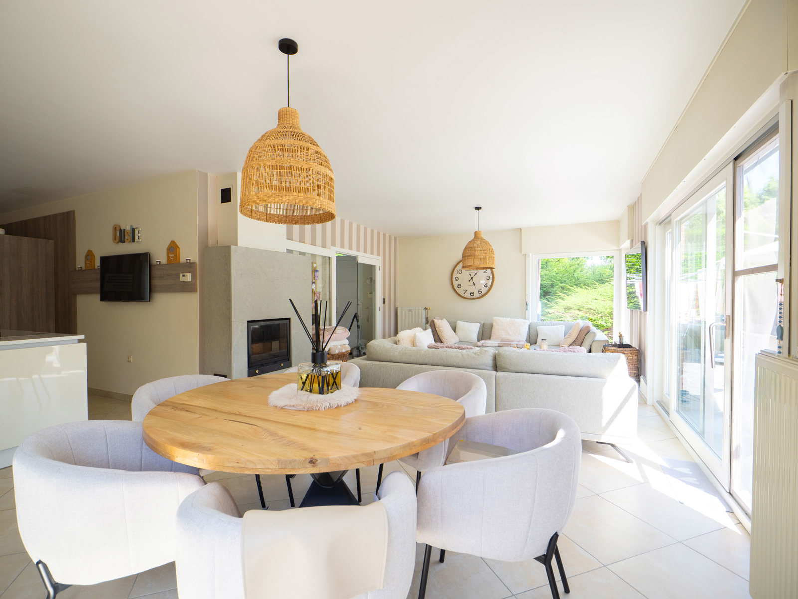 Élégante Villa avec piscine et double garage à Estaimbourg