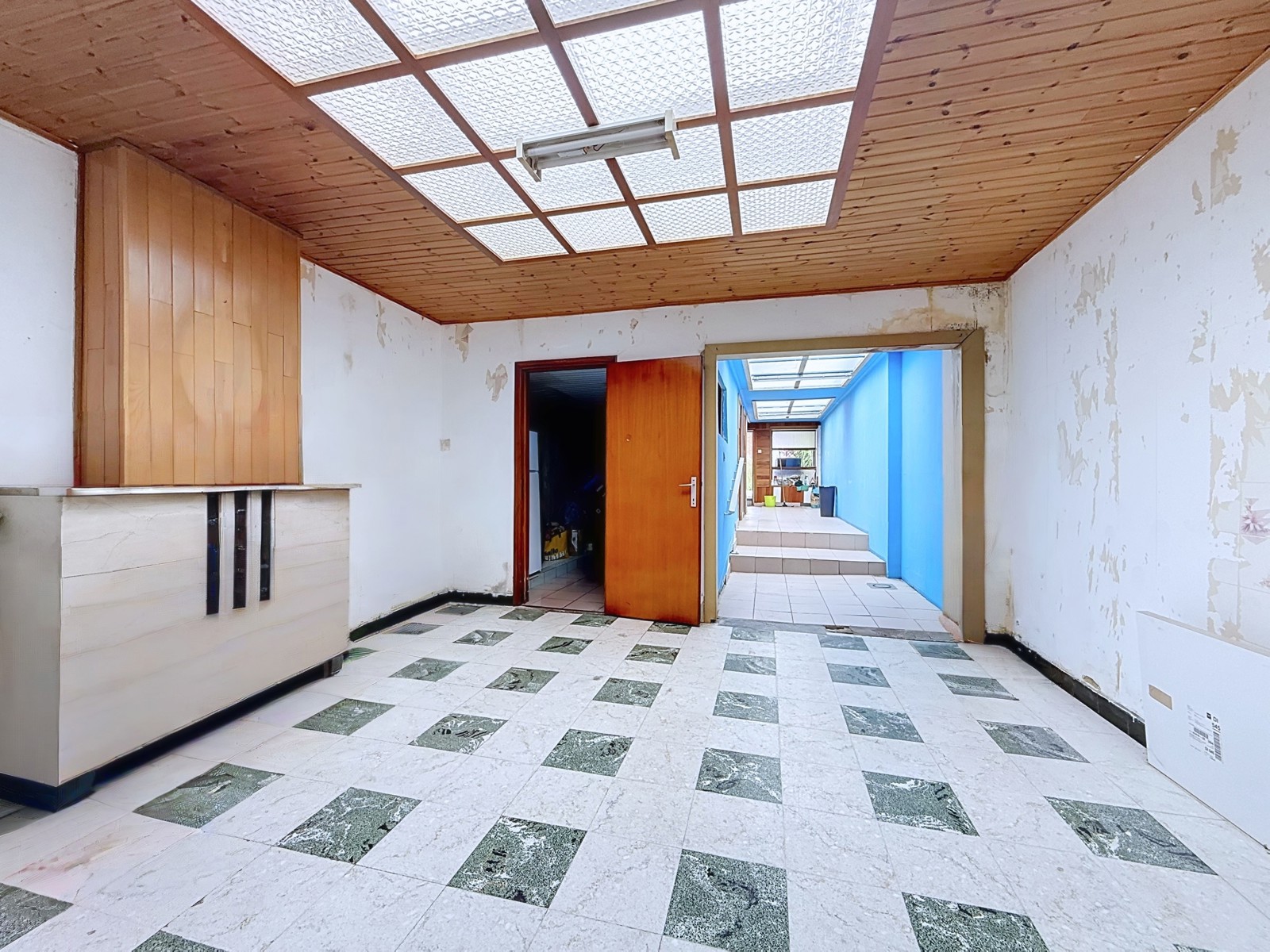Habitation avec beau potentiel et garage proche de Luingne