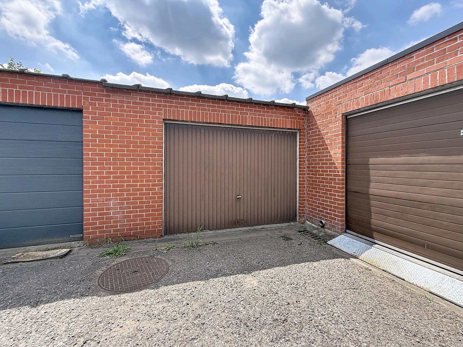 Habitation avec beau potentiel et garage proche de Luingne