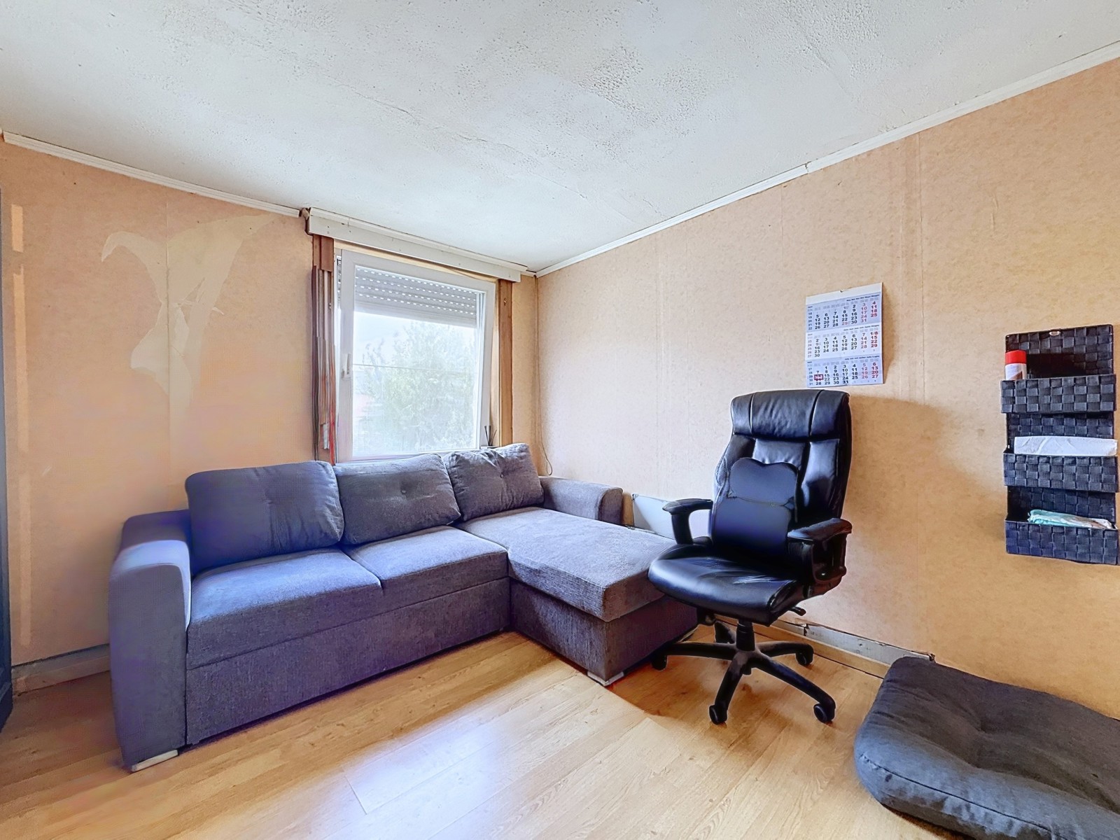 Habitation avec beau potentiel et garage proche de Luingne