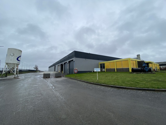 Entrepôt - à louer - 7160 Chapelle-lez-Herlaimont Piéton