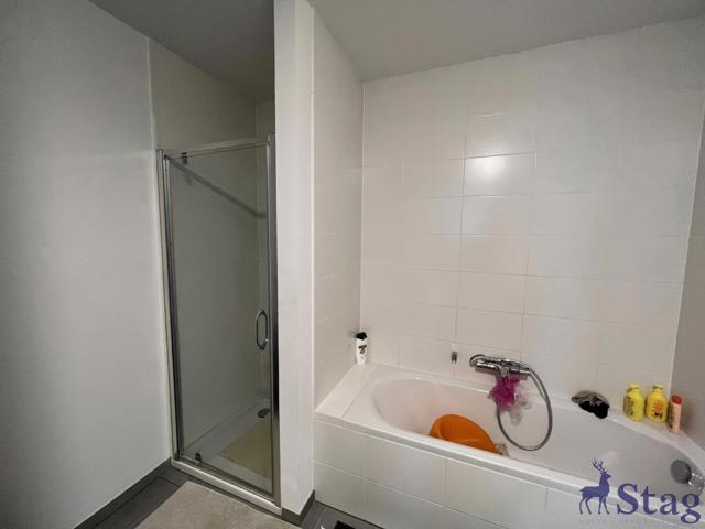 Appartement 3 chambres avec terrasse, parking et cave