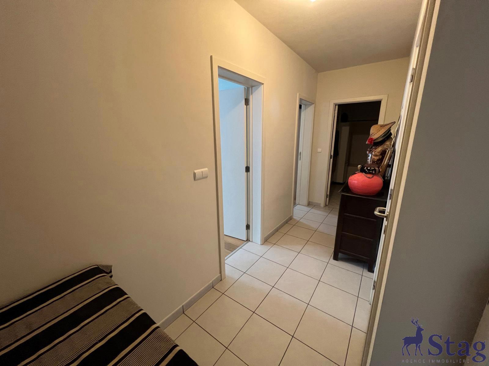 Spacieux appartement 2 chambres, terrasse, parking et cave